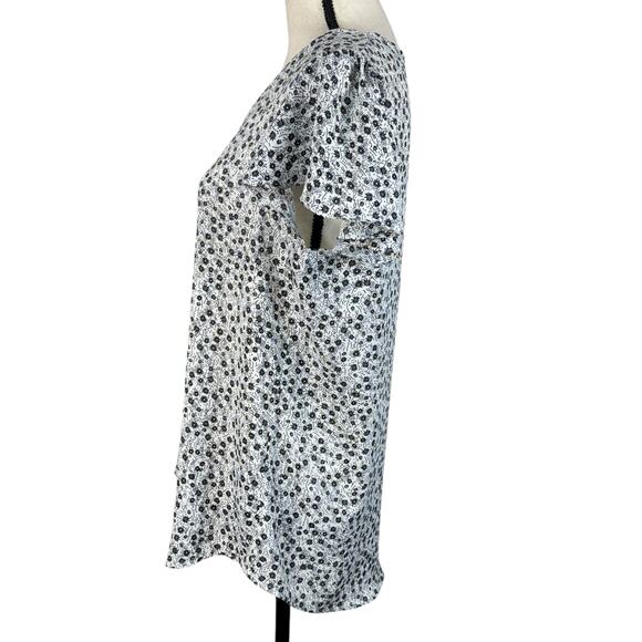 Adrianna Papell Medium Top Floral Flutter Cap Sleeves V-Neck Lightweight White - Picture 6 of 9